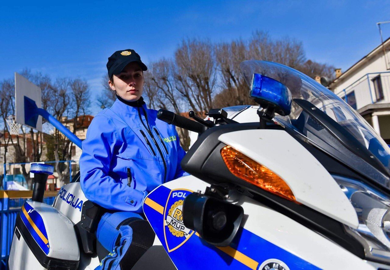 JEDINA PROMETNA POLICAJKA MOTOCIKLISTICA U ISTRI U svojih 28 godina, 8 godina provela je na cesti